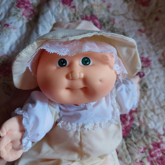 Adorable Vintage Cabbage Patch Kids Doll - Picture 2 of 7
